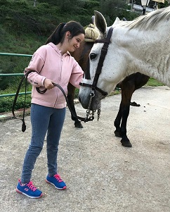 Foto de Salma con un caballo